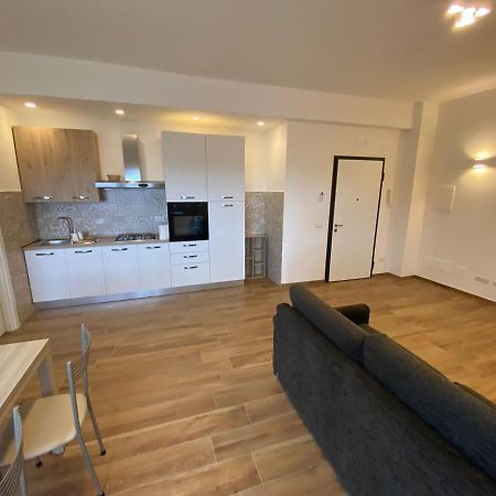 아칠리아 Viriamo House Roma 아파트 외부 사진