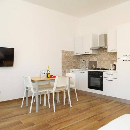 아칠리아 Viriamo House Roma 아파트 외부 사진