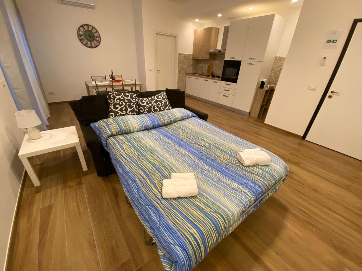 아칠리아 Viriamo House Roma 아파트 외부 사진