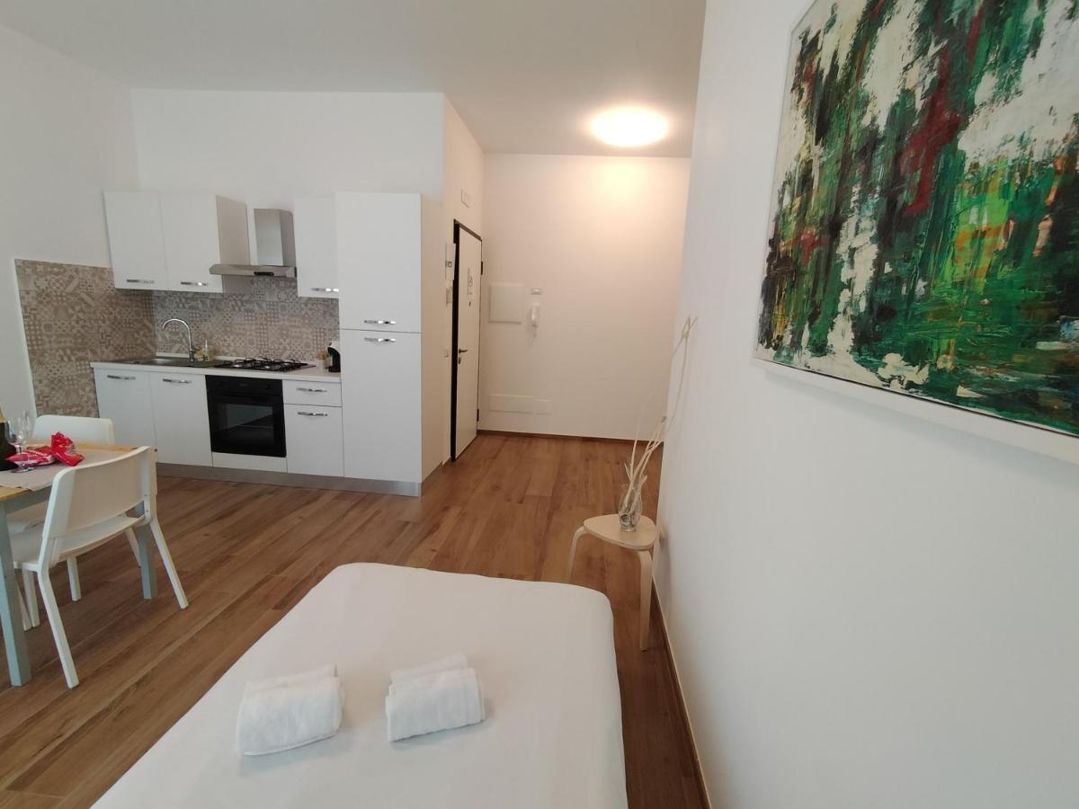 아칠리아 Viriamo House Roma 아파트 외부 사진
