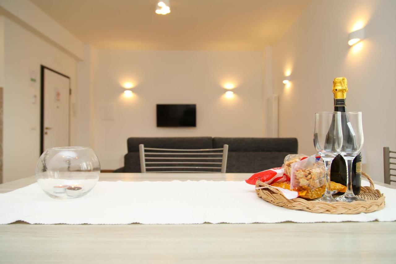 아칠리아 Viriamo House Roma 아파트 외부 사진