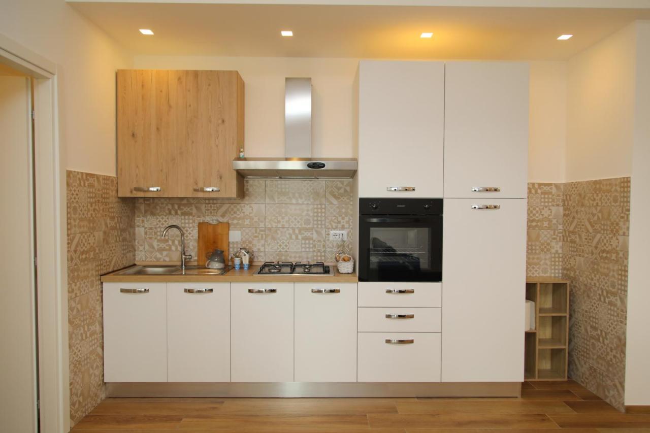 아칠리아 Viriamo House Roma 아파트 외부 사진